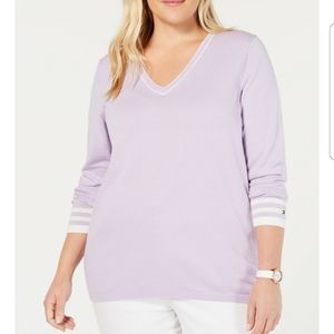 Tommy Hilfiger Sweaters - 《NEW》Tommy Hilfiger V-neck Sweater Tommy Hilfiger Sweaters - 《NEW》Tommy Hilfiger V-neck Sweater
